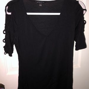 Tee crisscross sleeve, loose